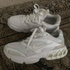 Nike 
Wmns Zoom Air Fire 'Photon Dust